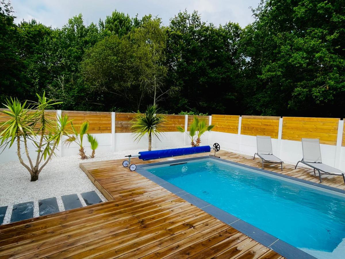 Holiday home Maison A Avec Piscine Et Jacuzzi